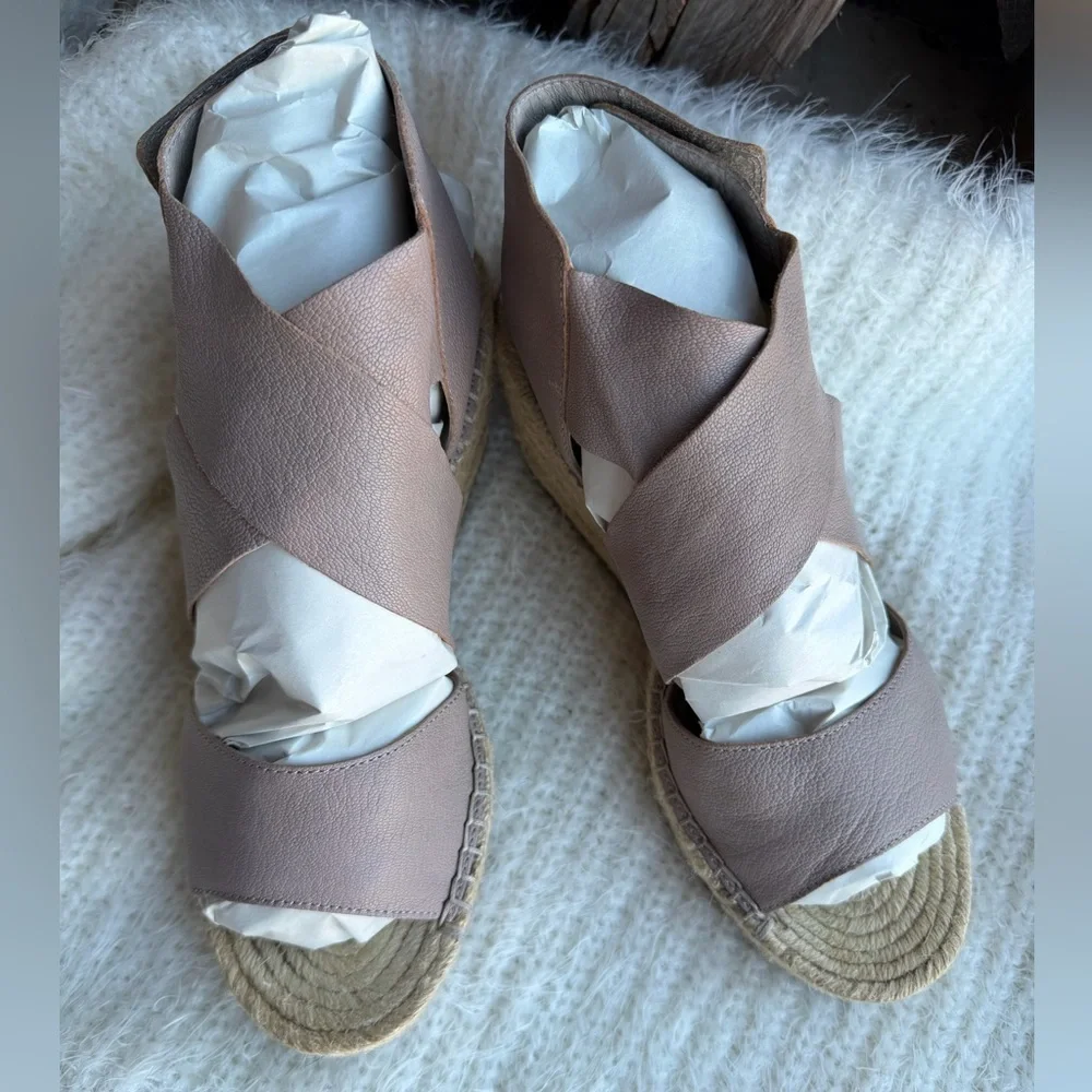 Eileen Fisher Tan Espadrille Wedge Sandals leather upper‎ & jute wrapped Sz-8. S